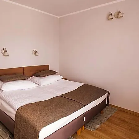 Отель Za Wsia Мыслаковице